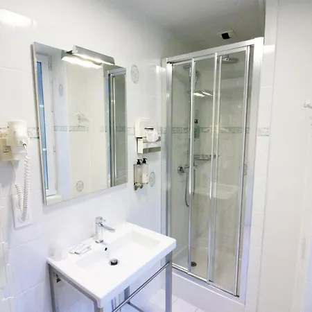 Logis - & Restaurant Du Tribunal 3*