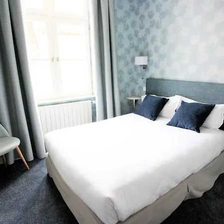 Hotel Logis - & Restaurant Du Tribunal