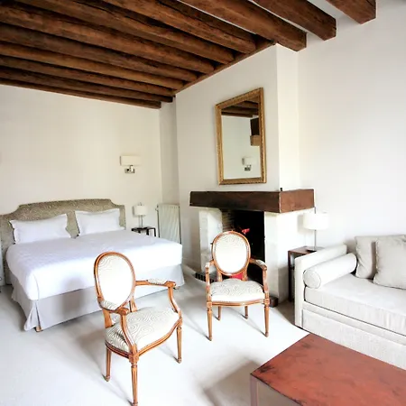 Hotel Logis - & Restaurant Du Tribunal