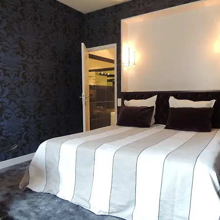 Logis - & Restaurant Du Tribunal Hotel 3*