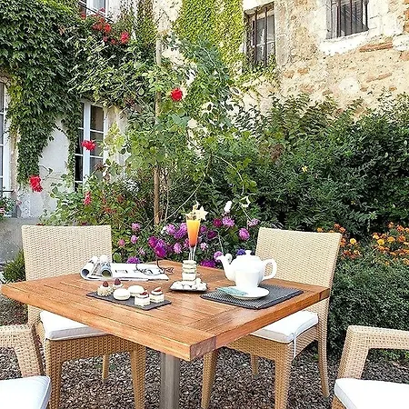 Logis - & Restaurant Du Tribunal