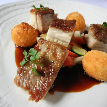 Logis - & Restaurant Du Tribunal Hotel Mortagne-au-Perche