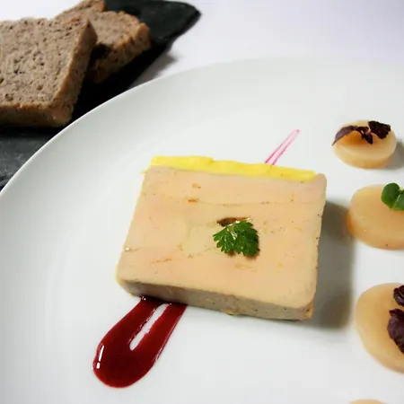 Logis - & Restaurant Du Tribunal 3*