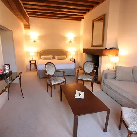 Logis - & Restaurant Du Tribunal فندق
