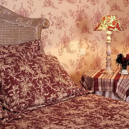 Hotel Logis - & Restaurant Du Tribunal 3*