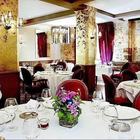 Logis - & Restaurant Du Tribunal فندق مورتان او بيرش