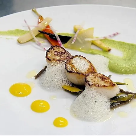 Hotel Logis - & Restaurant Du Tribunal