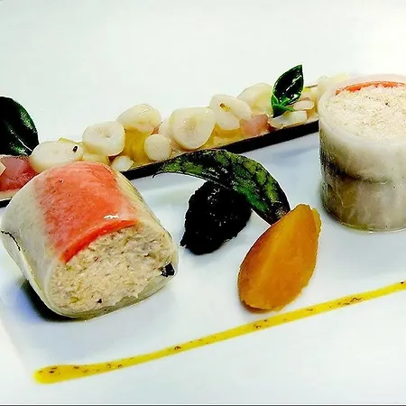 Logis - & Restaurant Du Tribunal 3* Mortagne-au-Perche