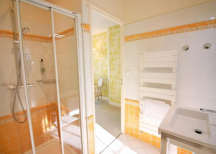 Logis - & Restaurant Du Tribunal