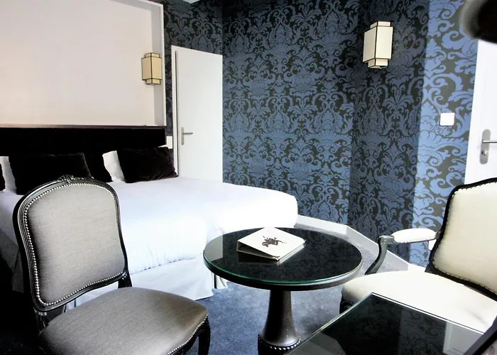 Logis - & Restaurant Du Tribunal 3*