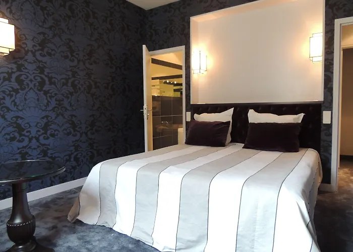 Logis - & Restaurant Du Tribunal Hotel 3*