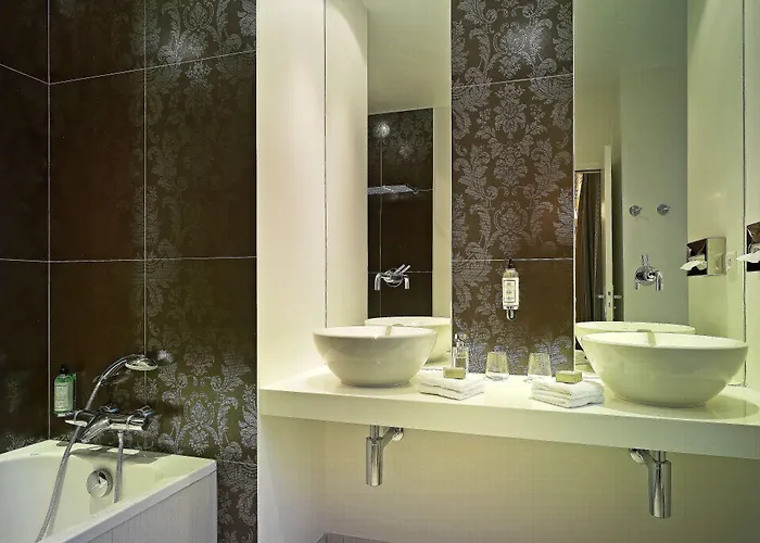 Ξενοδοχείο Logis - & Restaurant Du Tribunal