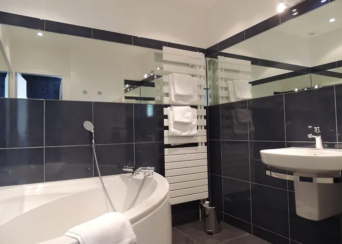 Logis - & Restaurant Du Tribunal