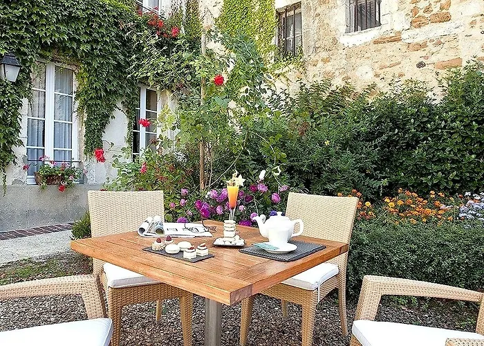 Logis - & Restaurant Du Tribunal