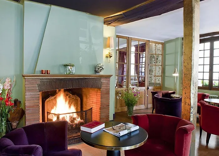 Logis - & Restaurant Du Tribunal 3*