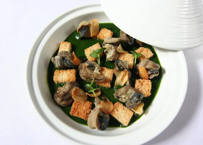 Ξενοδοχείο Logis - & Restaurant Du Tribunal 3*