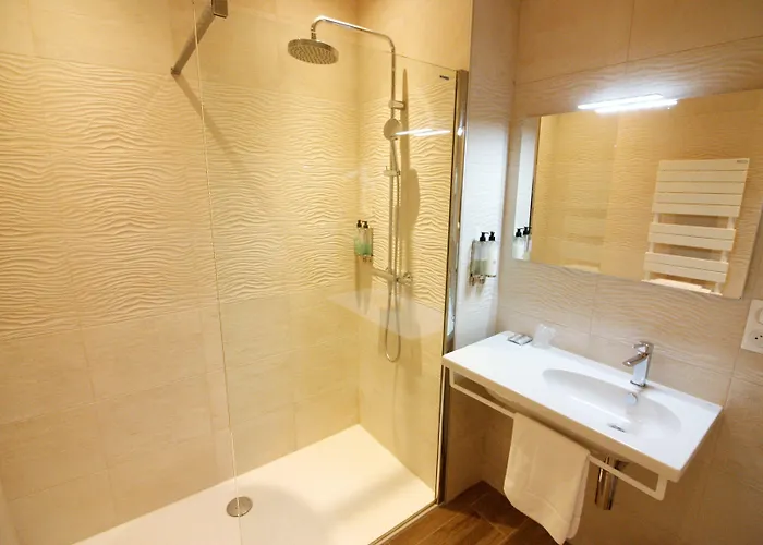 Ξενοδοχείο Logis - & Restaurant Du Tribunal