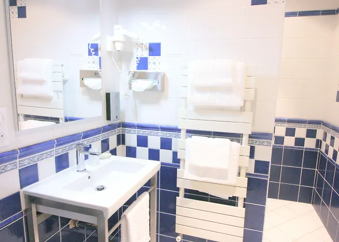 Logis - & Restaurant Du Tribunal Hotel 3*