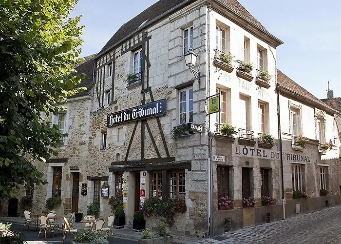 Ξενοδοχείο Logis - & Restaurant Du Tribunal 3*