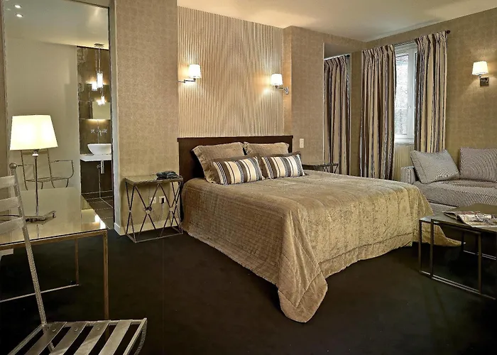 Logis - & Restaurant Du Tribunal 3*