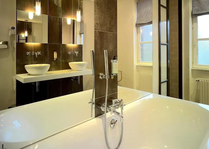 Hotel Logis - & Restaurant Du Tribunal Mortagne-au-Perche