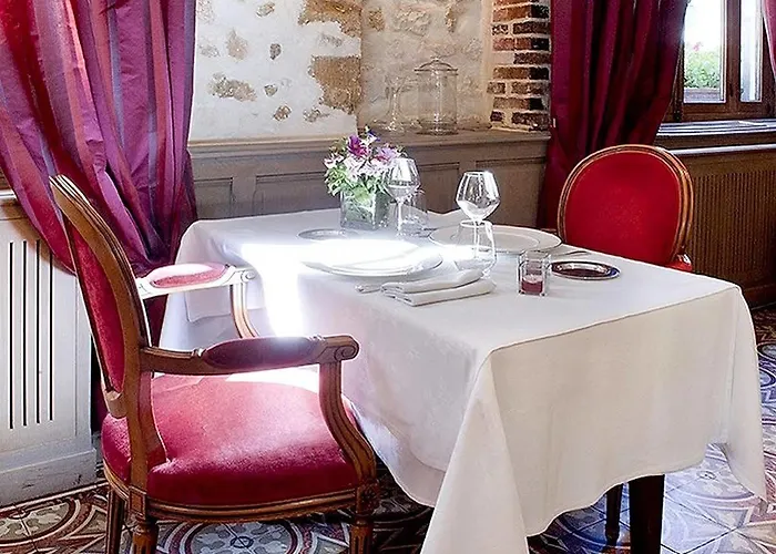 Ξενοδοχείο Logis - & Restaurant Du Tribunal 3*