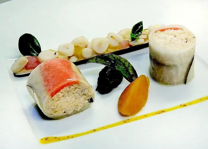 Logis - & Restaurant Du Tribunal 3* Mortagne-au-Perche